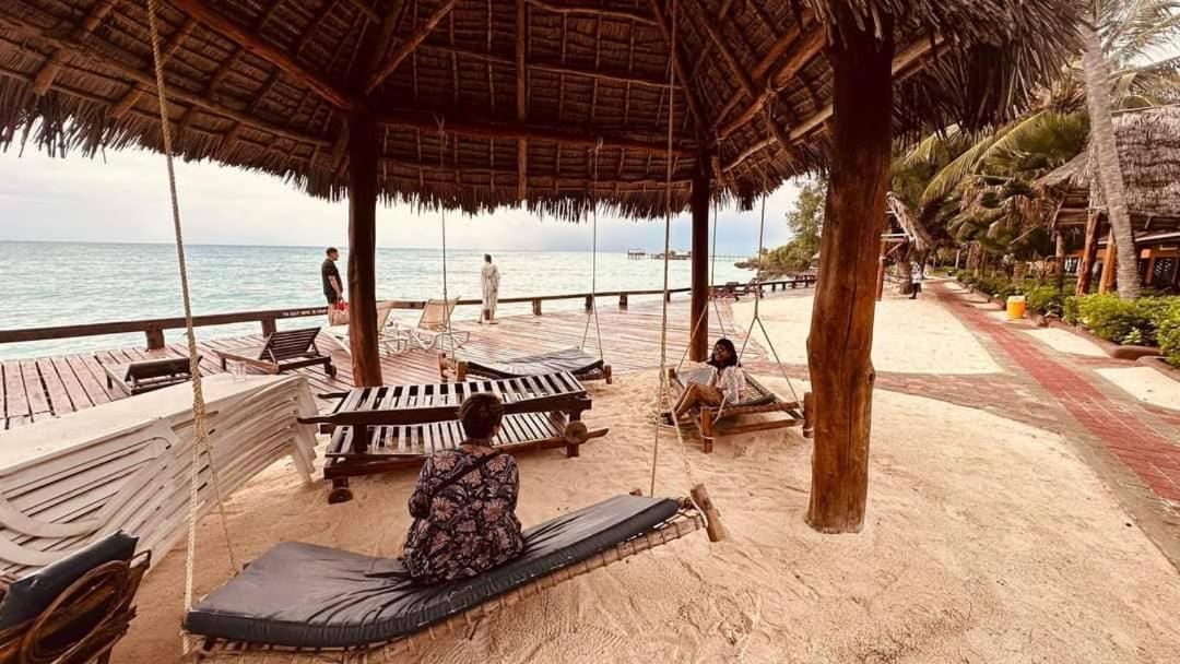 Mnarani Beach Cottages Nungwi Bagian luar foto