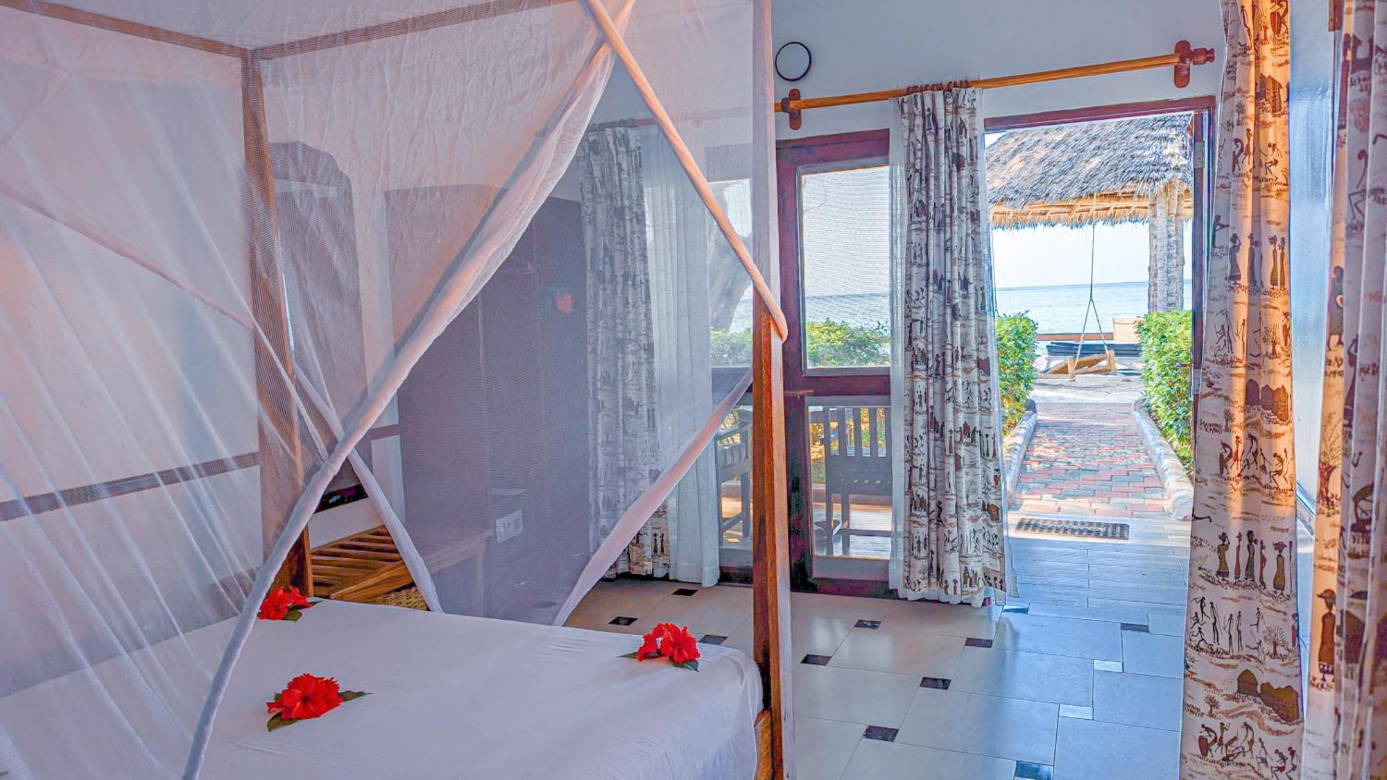 Mnarani Beach Cottages Nungwi Bagian luar foto